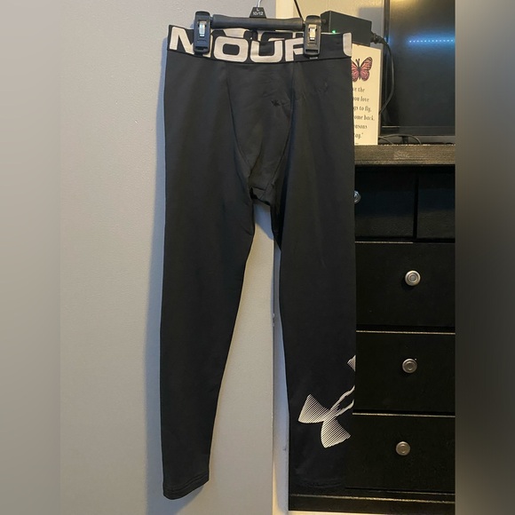 Under armor, Cold gear, YMD - Picture 1 of 3